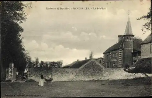 Ak Dourdan Essonne, Bandeville, Le Pavillon