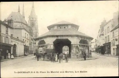 Ak Dourdan Essonne, Place du Marche aux Herbes, Les Halles