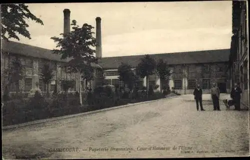 Ak Gassicourt Yvelines, Papeterie Braunstein, Cour d'Honneur de l'Usine