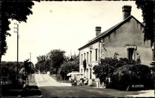 Ak Combreux Loiret, Hotel de la Croix Blanche