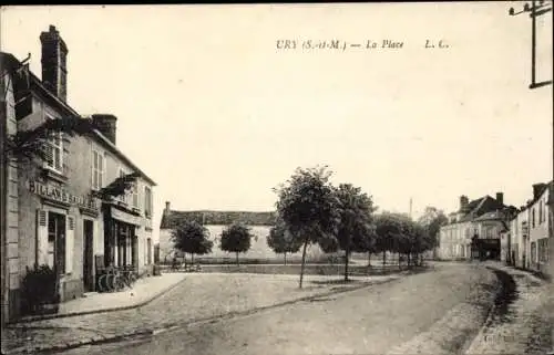 Ak Ury Seine et Marne, La Place, Billard Salle Bal