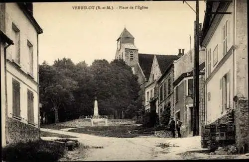 Ak Verdelot Seine et Marne, Place de l'Eglise