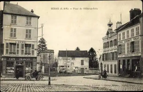 Ak Rebais Seine et Marne, Place de l'Hotel de Ville, Cafe Francais