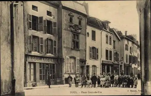 Ak Toul Meurthe et Moselle, Place Croix de Fue, Boulangerie