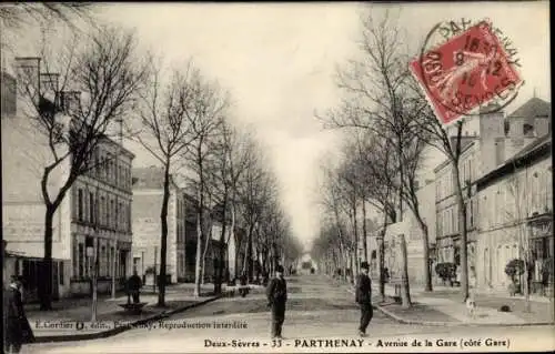 Ak Parthenay Deux Sèvres, Avenue de la Gare