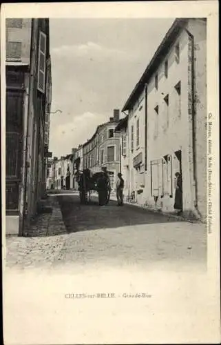 Ak Celles sur Belle Deux Sevres, Grande Rue, Kutsche