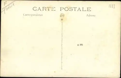 Ak Maine et Loire, Défilé, char fleuri avec femme