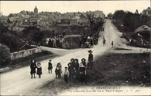 Ak Denée Maine et Loire, Vue d´ensemble, Route d´Angers