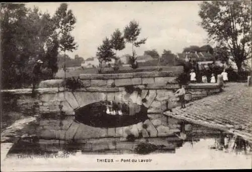 Ak Thieux Seine et Marne, Pont du Lavoir