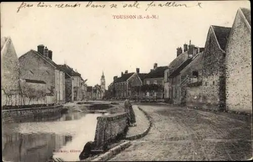 Ak Tousson Seine et Marne, Strassenpartie