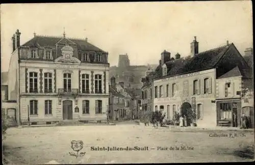 Ak Saint Julien du Sault Yonne, Place de la Mairie