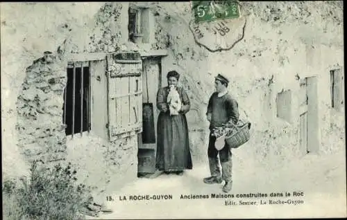 Ak La Roche Guyon Val d’Oise, Anciennes Maisons dans le Roc