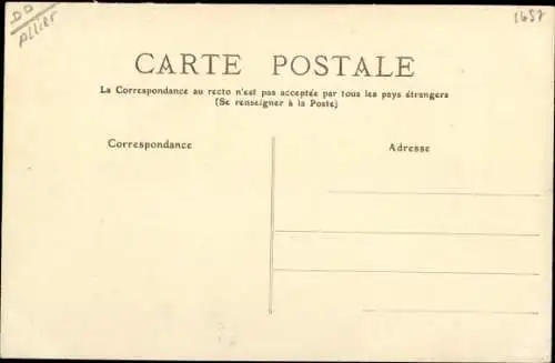 Ak Cusset Allier, Place de la Halle