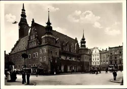 Ak Brzeg Brieg Schlesien, Marktplatz mit Rathaus, Rynek, Ratusz