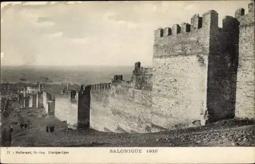 Ak Saloniki Griechenland Griechenland, An der Mauer