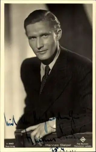 Ak Schauspieler Hannes Stelzer, Portrait im Anzug, Ufa Film, Ross Verlag A 3008 2, Autogramm