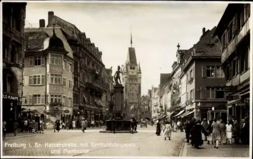 Ak Freiburg im Breisgau, Kaiserstraße mit Bertholdsbrunnen, Martinstor