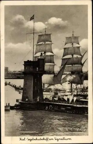 Ak Kiel in Schleswig Holstein, Segelschulschiff am Signalturm