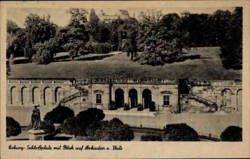 Ak Coburg in Oberfranken, Schlossplatz, Arkaden, Veste