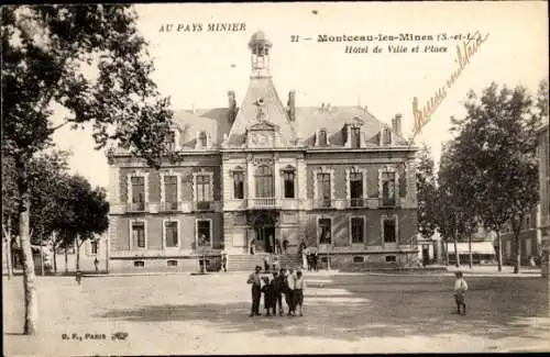 Ak Montceau les Mines Saône et Loire, Rathaus, Place