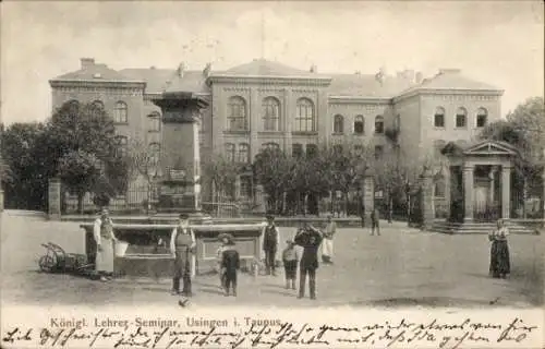 Ak Usingen im Taunus Hessen, Königliches Lehrer-Seminar, Brunnen
