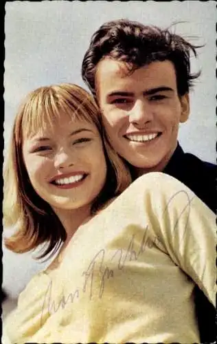 Ak Schauspielerin Karin Baal, Schauspieler Horst Buchholz, Portrait, Die Halbstarken, Autogramm