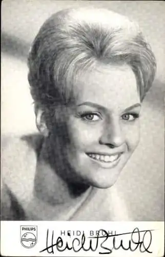 Ak Schauspielerin und Sängerin Heidi Brühl, Portrait, Autogramm