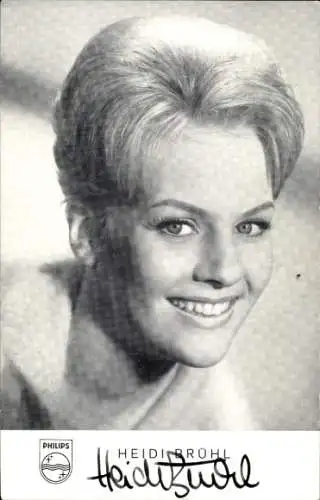 Ak Schauspielerin und Sängerin Heidi Brühl, Portrait, Autogramm