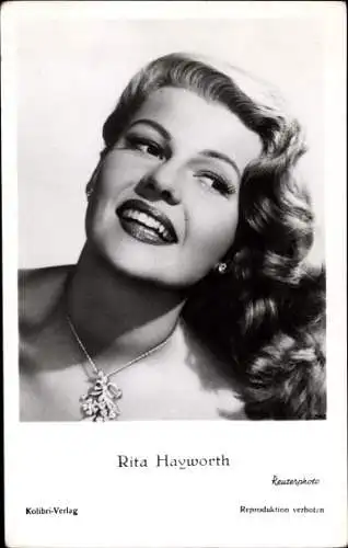 Ak Schauspielerin Rita Hayworth, Portrait, Schulterfrei, Halskette