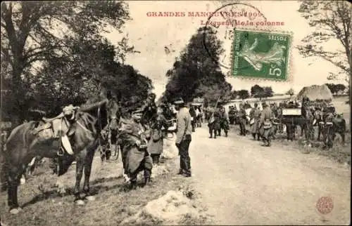 Ak Französische Soldaten in Uniformen, Manöver, Pferd, I. WK