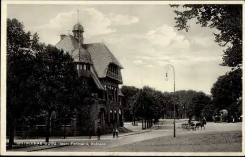 Ak Burg auf der Insel Fehmarn, Rathaus, Kutsche