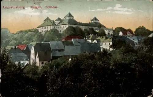 Ak Augustusburg im Erzgebirge, Blick zum Schloss mit Häusern