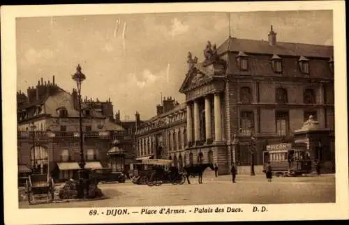 Ak Dijon Côte d'Or, Place d'Armes, Palais des Ducs