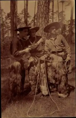 Foto Ak Cowboys mit Lasso, Wild West Schauspiel