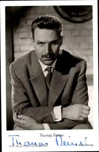 Ak Schauspieler Thomas Reiner in Rot ist die Liebe, Portrait, Autogramm