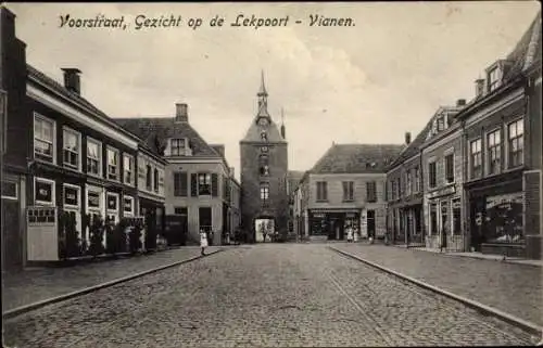 Ak Vianen Utrecht Niederlande, Voorstraat, Blick auf den Lekpoort