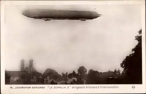 Ak Friedrichshafen am Bodensee, Zeppelin II über der Stadt