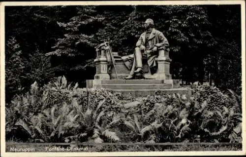 Ak Neuruppin in Brandenburg, Theodor-Fontane-Denkmal
