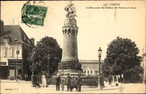Ak Troyes-Aube, Denkmal für die Kinder von Aube, Bahnhof