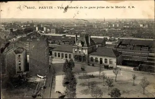 Ak Pantin Seine Saint Denis, Gesamtansicht des Bahnhofs vom Rathaus aus