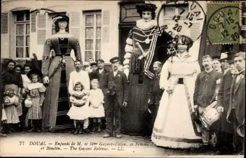 Ak Douai Nord, Kinder von Herrn und Frau Gayant Fillon, seiner Frau und Bimbin