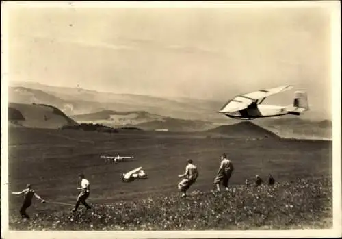 Ak Der deutsche Segelflug, Segelflugzeug Falke, Start von der Wasserkuppe