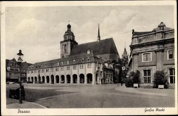 Ak Dessau in Sachsen Anhalt, Partie am großen Markt, Arkaden