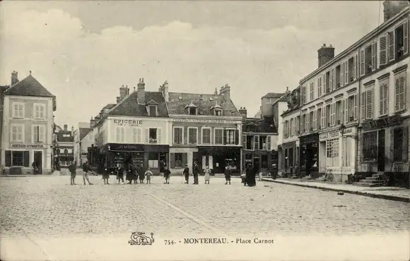 Ak Montereau Seine et Marne, Place Carnot