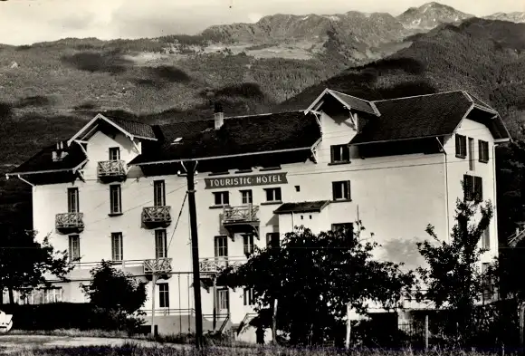 Ak Frontenex Savoie, Hotel Lombard