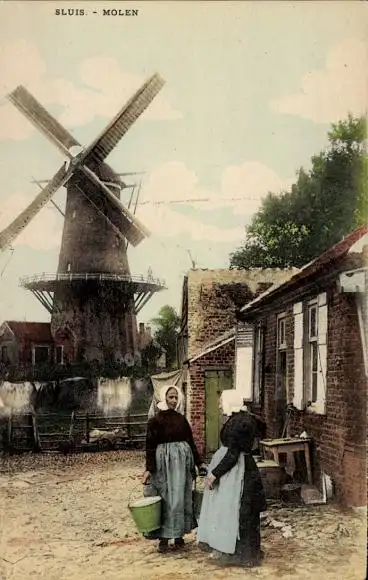 Ak Sluis Zeeland Niederlande, Windmühle, Frauen in Tracht