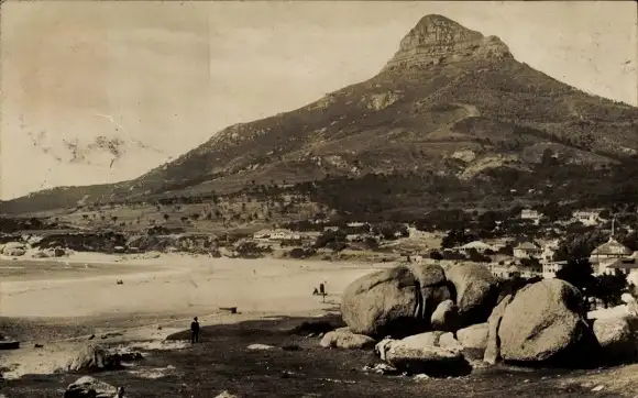 Foto Ak Kapstadt Südafrika, Partie am Ufer, Steine, Berg