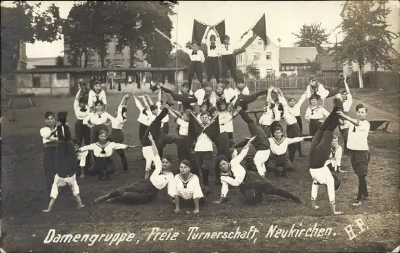 Foto Ak Neukirchen im Erzgebirge, Damengruppe, Freie Turnerschaft