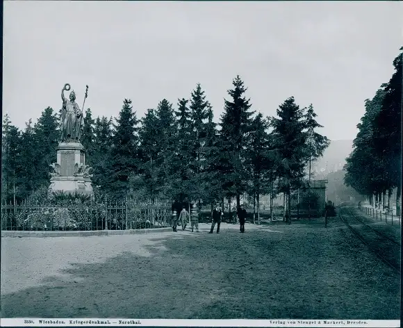 Foto Wiesbaden in Hessen, Kriegerdenkmal, Nerotal