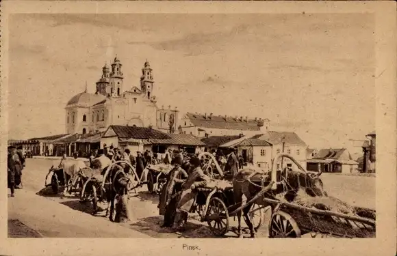Ak Pinsk Weißrussland, Teilansicht, Fuhrwerke